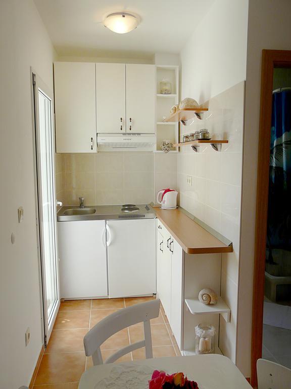 Apartment Luna Drvenik  Zimmer foto