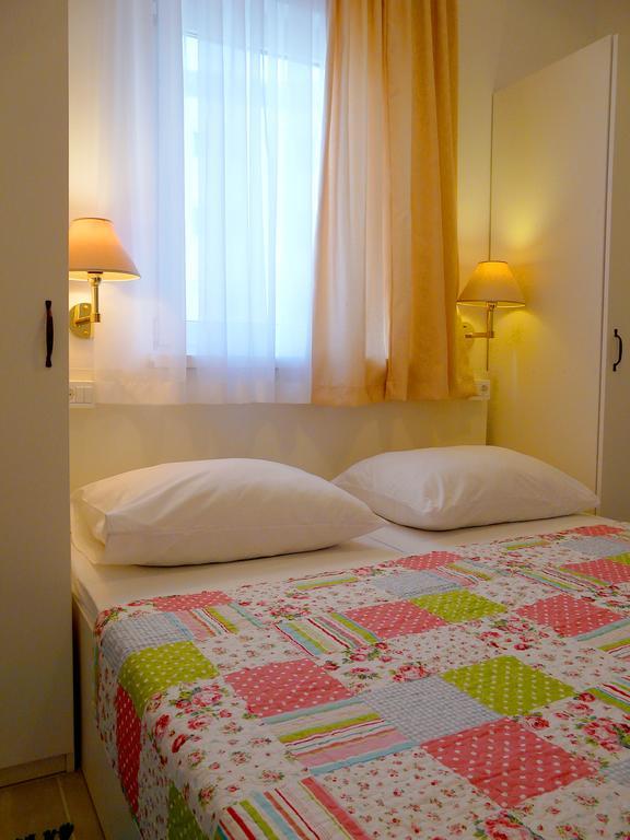 Apartment Luna Drvenik  Zimmer foto